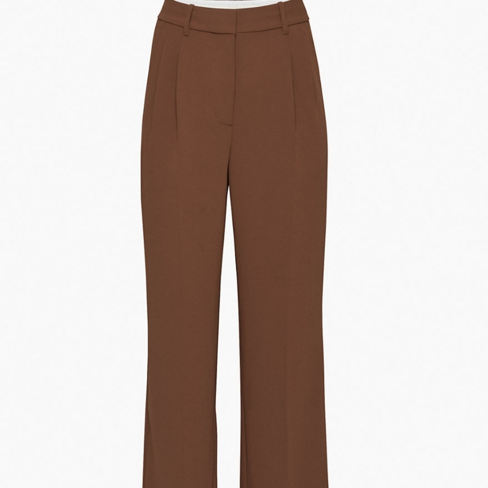 **ISO** infamous effortless pants.